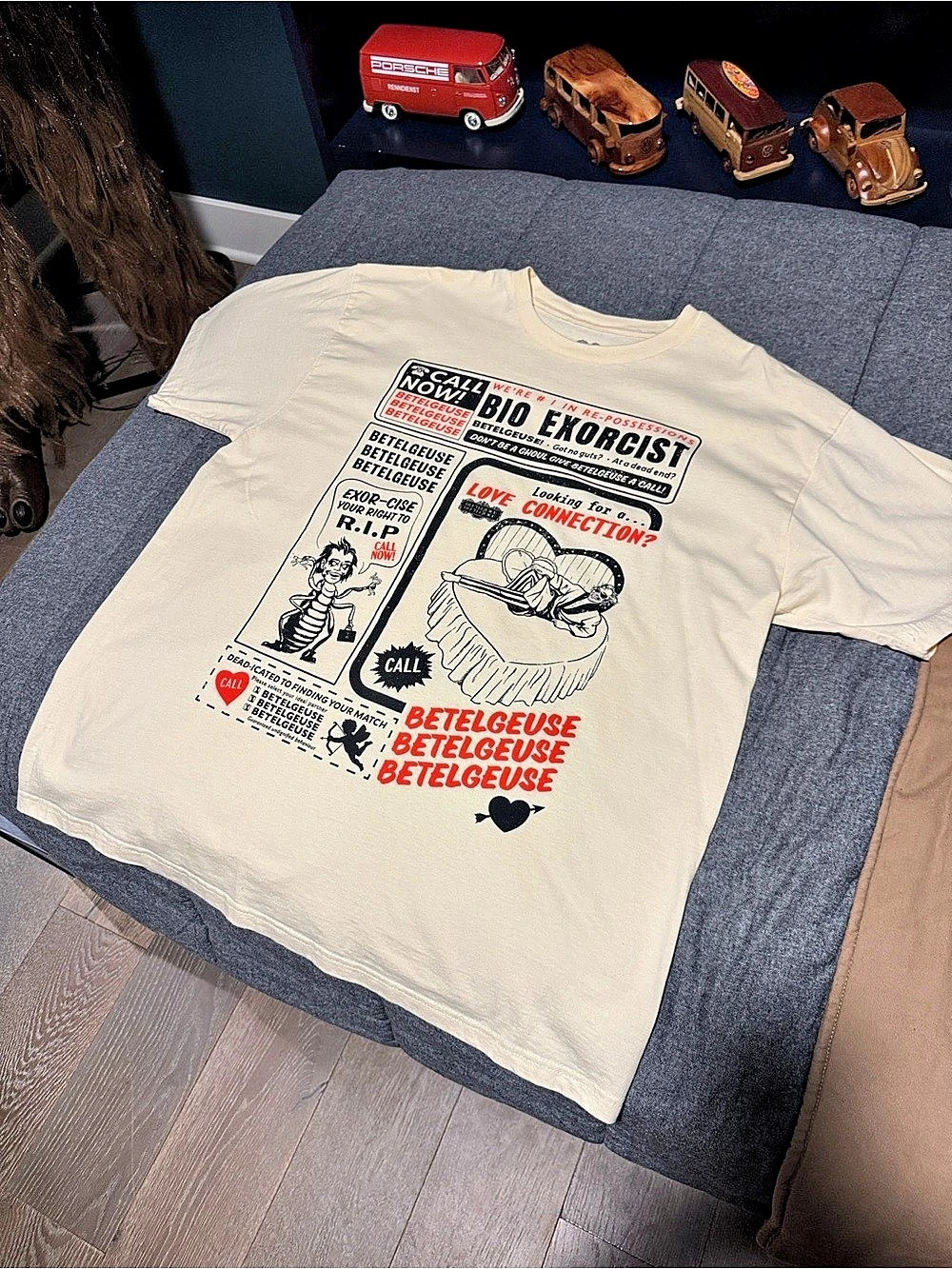 Beetlejuice Bio Exorcist Graphic Tee Cream XL